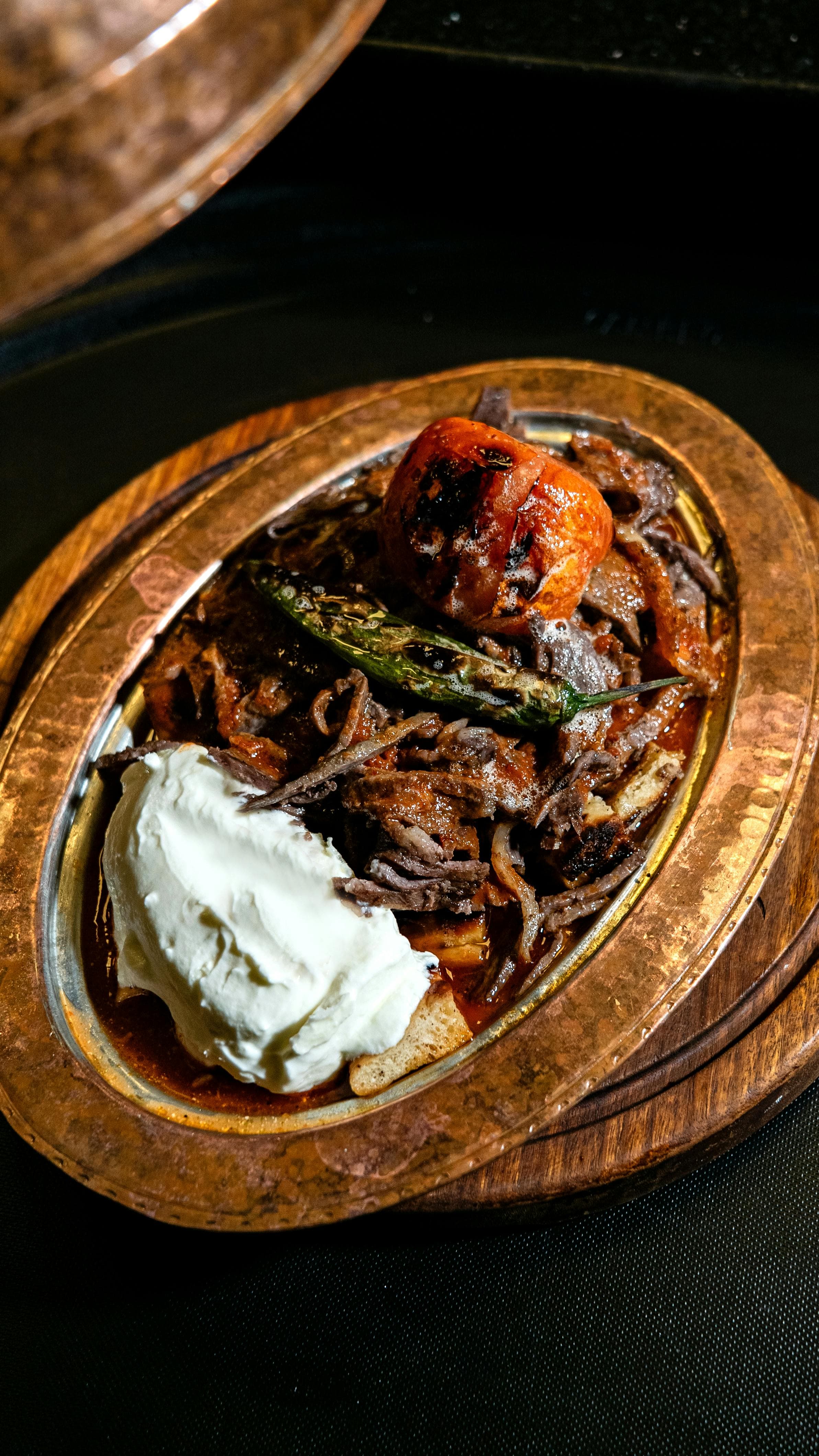 İskender in der Kupferschale
